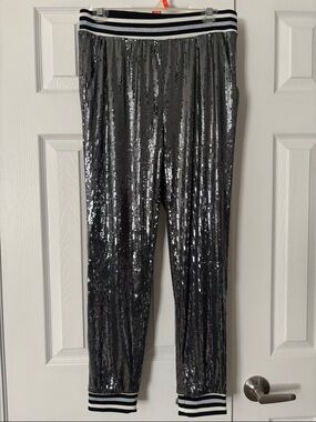Ontwelfth sequin jogger NWT